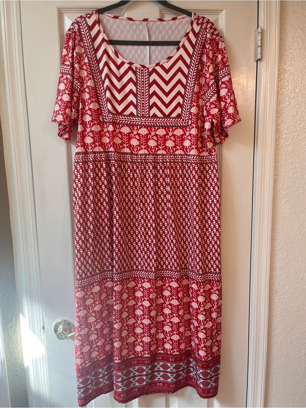 Red Printed Scoop Neck Women's Dress